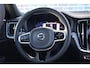 Volvo V60 2.0 B4 Plus Dark | Trekhaak | Adaptieve cruise control | 360 camera | Panoramadak | Stoel- en stuurverwarming | Actieve LED koplampen | Harman Kardon audio | Standkachel |