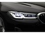 BMW 5-Serie Touring 530e Business Edition Plus | verwarmde stoelen voor en achter | Head-Up Display| Panoramadak | memory stoelen |