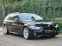 BMW 3-Serie Touring M Sport INCL BTW Apple CarPlay Trekhaak Zwart LED Evo GR Navi 2e eigenaar Breedset M Velgen Garantie