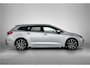 Toyota Corolla Touring Sports 2.0 Hybrid Executive | Navigatie | JBL | BLS | PDC V+A |
