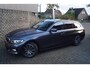 BMW 3-Serie Touring 320i High Executive Sport Line Autom Panodak Leder Sportst Stoelverw Navi Camera Clima 2x PDC LMV ENZ.
