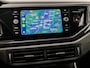Volkswagen Polo 1.0 TSI Sportline Automaat (VIRTUAL COCKPIT, APPLE CARPLAY, GROOT NAVI, CAMERA, KEYLESS, SPORTSTOELEN, GETINT GLAS, LM VELGEN, NIEUWSTAAT)