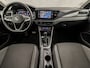 Volkswagen Polo 1.0 TSI Sportline Automaat (VIRTUAL COCKPIT, APPLE CARPLAY, GROOT NAVI, CAMERA, KEYLESS, SPORTSTOELEN, GETINT GLAS, LM VELGEN, NIEUWSTAAT)