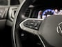 Volkswagen Polo 1.0 TSI Sportline Automaat (VIRTUAL COCKPIT, APPLE CARPLAY, GROOT NAVI, CAMERA, KEYLESS, SPORTSTOELEN, GETINT GLAS, LM VELGEN, NIEUWSTAAT)