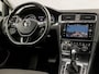 Volkswagen Golf 1.0 TSI Sportline Automaat (APPLE CARPLAY, GROOT NAVI, CAMERA, CLIMATE, STOELVERWARMING, SPORTSTOELEN, ADAPTIVE CRUISE, PARKEERSENSOREN, GETINT GLAS, NIEUWSTAAT)
