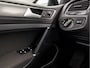 Volkswagen Golf 1.0 TSI Sportline Automaat (APPLE CARPLAY, GROOT NAVI, CAMERA, CLIMATE, STOELVERWARMING, SPORTSTOELEN, ADAPTIVE CRUISE, PARKEERSENSOREN, GETINT GLAS, NIEUWSTAAT)