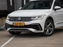 Volkswagen Tiguan R-Line Business 1.4 TSI eHybrid 245pk Automaat SCHUIF-DAK | DODE HOEK | 19''LM | ADAPT. CRUISE | PDC + CAM. | DAB