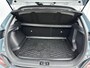 Hyundai Kona Electric EV Premium 64 kWh | Stoelverwarming en ventilatie | Parkeersensoren voor en achter | Trekhaak voor fietsendrager | All season banden | Soh 95,7% |