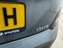 Hyundai Kona Electric EV Premium 64 kWh | Stoelverwarming en ventilatie | Parkeersensoren voor en achter | Trekhaak voor fietsendrager | All season banden | Soh 95,7% |