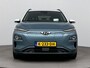 Hyundai Kona Electric EV Premium 64 kWh | Stoelverwarming en ventilatie | Parkeersensoren voor en achter | Trekhaak voor fietsendrager | All season banden | Soh 95,7% |