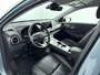 Hyundai Kona Electric EV Premium 64 kWh | Stoelverwarming en ventilatie | Parkeersensoren voor en achter | Trekhaak voor fietsendrager | All season banden | Soh 95,7% |
