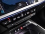 Audi A3 Sportback 30 TFSI Sport Automaat (SCHUIFDAK, BLACK EDITION, APPLE CARPLAY, GROOT NAVI, ADAPTIVE CRUISE, SFEERVERLICHTING, GETINT GLAS, SPORTSTOELEN, DAKRAILS, LED KOPLAMPEN, NIEUWSTAAT)