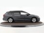 Volkswagen Golf Variant 1.0 eTSI 110pk DSG Life · Camera · Inklapbare Trekhaak · Apple/Android Car Play · Navigatie · Verkeersbord Detectie · ACC · Garantie t/m 28-03-2027 of 100.000km