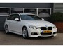 BMW 3-Serie Touring 318i M Sport | NL Auto | PANO-DAK | HARMAN KARDON | Keyless | Digi-Dash | Navi | BMW ConnectedDrive | Sportstoelen | Stoelverw | ECC | Bluetooth | PDC | AUX-USB | Alarm | Dealer onderhouden | Zeer nette