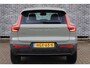 Volvo XC40 2.0 B4 Plus Dark | Adaptieve cruise control | Parkeersensoren voor + achter | Parkeercamera | 19" lichtmetalen velgen | All season banden | Dode hoek detectie | Trekhaak | Reservewiel | Elektr. verwarmbare voorruit | Stoelverwarming | Verwarmd stuurwiel | Elektr. bestuurderstoel incl. memory | Harman Kardon audio |