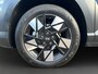 Hyundai Kona 1.6 GDI 141pk HEV Premium Sky | Premium audio | 360 camera | Schuif-kanteldak | Bestuurdersstoel met geheugen | Adaptive cruise control | Dodehoek detectie | Full LED koplampen | Stoelverwarming | Stoelventilatie | Stuurverwarming