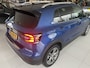 Volkswagen T-Cross automaat 1.5 TSI Style Business R design automaat Airco - Cruise control - Parkeersensoren voor en achter - Navigatie - Dakrails - Bluetooth - Dodehoek detector - Stuur leder - Stuur multifunctioneel - Start/stop systeem - Radio - Licht metalen velgen 17 inch