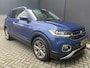 Volkswagen T-Cross automaat 1.5 TSI Style Business R design automaat Airco - Cruise control - Parkeersensoren voor en achter - Navigatie - Dakrails - Bluetooth - Dodehoek detector - Stuur leder - Stuur multifunctioneel - Start/stop systeem - Radio - Licht metalen velgen 17 inch