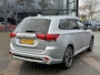 Mitsubishi Outlander 2.0 PHEV Prestige+ VEEL OPTIES!| ELEK. STOEL| ELEK. ACHTERKLEP| STOEL/STUURVERWARMING | AFNEEMBARE TREKHAAK | PANO DAK | ACHTERUITRIJ CAMERA |