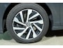 Volkswagen Golf 1.4 eHybrid Style Let op 19 " velgen netto meerprijs