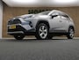 Toyota RAV4 2.5 Hybrid AWD Business Intro ELEKTRISCHE ACHTERKLEP - DODEHOEK DETECTIE - VASTE TREKHAAK (1650 KG GEREMD) - VIERWIELAANDRIJVING - KEYLESS ENTRY/START - ACHTERUITRIJCAMERA - CRUISE CONTROL ADAPTIEF - BLUETOOTH TELEFOONVOORBEREIDING - EXTRA GETINT GLAS ACHTER - NAVIGATIESYSTEEM FULL-MAP - LEDEREN BEKLEDING