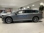 Volkswagen Passat Variant 1.4 TSI GTE Highline 218 PK | Navigatie | Dodehoeksensoren | Elektrische Achterklep | Digital Cockpit Pro | Stoelverwarming | Trekhaak | Panoramadak | Lederen Bekleding | 360 Camera | Ergo-Active Voorstoelen | Parkeersensoren | Adaptive Cruise Control | Keyless | Rijstrookhulp |