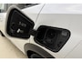Peugeot e-2008 EV GT 50 kWh 3-Fase | Adaptive Cruise Control | Alcantara bekleding | Panorama dak | Keyless Entry & Start | Full LED | Stoelverwarming | Camera | Navigatie | 18'' LM Velgen | 1e Eigenaar