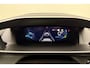 Peugeot e-2008 EV GT 50 kWh 3-Fase | Adaptive Cruise Control | Alcantara bekleding | Panorama dak | Keyless Entry & Start | Full LED | Stoelverwarming | Camera | Navigatie | 18'' LM Velgen | 1e Eigenaar