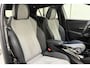 Peugeot e-2008 EV GT 50 kWh 3-Fase | Adaptive Cruise Control | Alcantara bekleding | Panorama dak | Keyless Entry & Start | Full LED | Stoelverwarming | Camera | Navigatie | 18'' LM Velgen | 1e Eigenaar