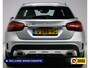 Mercedes-Benz GLA 180 Buss.Sol. AMG Automaat | Trekhaak | Led | Stoelverw. | Navigatie | Climate control | All season banden, Keyless entry/start, Electrische achterklep