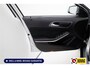 Mercedes-Benz GLA 180 Buss.Sol. AMG Automaat | Trekhaak | Led | Stoelverw. | Navigatie | Climate control | All season banden, Keyless entry/start, Electrische achterklep