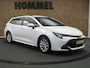Toyota Corolla Touring Sports Hybrid 140 Active - ORIGINEEL NEDERLANDSE AUTO - ACHTERUITRIJCAMERA - AIRCO (AUTOMATISCH) - APPLE CARPLAY/ANDROID AUTO - BLUETOOTH TELEFOONVOORBEREIDING - CRUISE CONTROL ADAPTIEF - ELEKTRISCHE RAMEN VOOR EN ACHTER - LICHTMETALEN VELGEN - KEYLESS START - NAVIGATIESYSTEEM FULL MAP