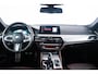 BMW 5-Serie 540i High Executive M-sport pakket - Schuifdak - Stoelventilatie - 20 inch - Nappa leder - Comfort Access - Achteruitrijcamera - Driving Assistant Plus - Comfortstoelen - Stoelverwarming - Verwarmd Stuurwiel - Head-up Display - HiFi Audio