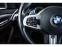 BMW 5-Serie 540i High Executive M-sport pakket - Schuifdak - Stoelventilatie - 20 inch - Nappa leder - Comfort Access - Achteruitrijcamera - Driving Assistant Plus - Comfortstoelen - Stoelverwarming - Verwarmd Stuurwiel - Head-up Display - HiFi Audio