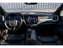 Volvo XC60 B4 Ultimate Bright | Adaptieve cruise | Panorama dak | Zwenkbare trekhaak | Head-up | Blis |