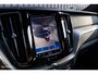 Volvo XC60 B4 Ultimate Bright | Adaptieve cruise | Panorama dak | Zwenkbare trekhaak | Head-up | Blis |