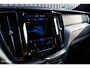 Volvo XC60 B4 Ultimate Bright | Adaptieve cruise | Panorama dak | Zwenkbare trekhaak | Head-up | Blis |