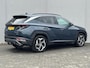 Hyundai Tucson 1.6 T-GDI PHEV Comfort Smart 4WD / Vaste Trekhaak 13-polig (Trekgewicht 1.350kg) / Achteruitrijcamera / Stuur- en Stoelverwarming / Climate Control / Adaptieve Cruise Control / Apple Carplay & Android Auto / Keyless Entry & Start / Navigatie full map / Elektrische Achterklep