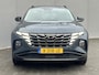 Hyundai Tucson 1.6 T-GDI PHEV Comfort Smart 4WD / Vaste Trekhaak 13-polig (Trekgewicht 1.350kg) / Achteruitrijcamera / Stuur- en Stoelverwarming / Climate Control / Adaptieve Cruise Control / Apple Carplay & Android Auto / Keyless Entry & Start / Navigatie full map / Elektrische Achterklep