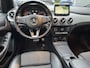 Mercedes-Benz B-klasse 180 Ambition plus 122pk Automaat Navigatie PDC AMG Line