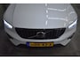 Volvo XC40 B4 197PK Plus Dark | Trekhaak | Verwarmbare voorruit | Driver Aw