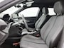 Peugeot e-2008 EV Allure Avantage 54 kWh 156pk Automaat | 3 Fase-Lader | Adaptieve Cruise Control | Climate Control | Navigatie | LED Koplampen | Parkeersensoren Voor + Achter | Keyless Entry/Start | Dodehoekdetectie | 17" Lichtmetalen Velgen | Apple Carplay/Android Auto |