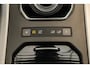 Land Rover Range Rover Evoque 2.0 TD4 Panodak HUD Leer Camera Elektr. achterklep Navi Climate voor & achter Lederen dashboard Sfeerverlichting Stoelventilatie Memory seats Massagestoelen Zwart hemelbekleding Stoelverwarming voor & achter Keyless Entry & Go LM velgen