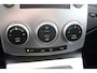 Mazda 5 1.8 Executive rijdt prima, paar deuken