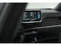 Peugeot e-2008 EV GT Pack 50 kWh | Schuif-/Kanteldak | Adaptieve Cruise Control | Camera  | Dodehoekdetectie | SOH=92,5%