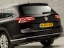 Volkswagen Passat Variant 1.4 TSI ACT Highline R Sport 150Pk Automaat (VIRTUAL COCKPIT, APPLE CARPLAY, LEDER/ALCANTARA, GROOT NAVI, CLIMATE, STOELVERWARMING, SPORTSTOELEN, GETINT GLAS, CAMERA, KEYLESS, ADAPTIVE CRUISE, NIEUWE APK, NIEUWSTAAT)