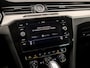 Volkswagen Passat Variant 1.4 TSI ACT Highline R Sport 150Pk Automaat (VIRTUAL COCKPIT, APPLE CARPLAY, LEDER/ALCANTARA, GROOT NAVI, CLIMATE, STOELVERWARMING, SPORTSTOELEN, GETINT GLAS, CAMERA, KEYLESS, ADAPTIVE CRUISE, NIEUWE APK, NIEUWSTAAT)