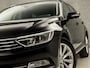 Volkswagen Passat Variant 1.4 TSI ACT Highline R Sport 150Pk Automaat (VIRTUAL COCKPIT, APPLE CARPLAY, LEDER/ALCANTARA, GROOT NAVI, CLIMATE, STOELVERWARMING, SPORTSTOELEN, GETINT GLAS, CAMERA, KEYLESS, ADAPTIVE CRUISE, NIEUWE APK, NIEUWSTAAT)