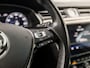 Volkswagen Passat Variant 1.4 TSI ACT Highline R Sport 150Pk Automaat (VIRTUAL COCKPIT, APPLE CARPLAY, LEDER/ALCANTARA, GROOT NAVI, CLIMATE, STOELVERWARMING, SPORTSTOELEN, GETINT GLAS, CAMERA, KEYLESS, ADAPTIVE CRUISE, NIEUWE APK, NIEUWSTAAT)
