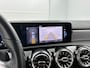 Mercedes-Benz A-klasse 160 Business Solution AMG Nightpakket | Trekhaak | Sfeerverlichting | Augmented Reality | Led | Parkeerpakket met Camera | Inclusief 24 maanden Mercedes-Benz Certified garantie voor Europa.
